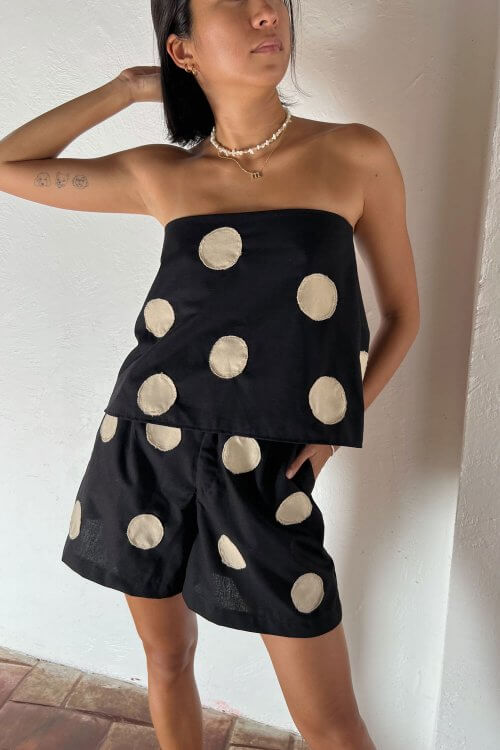 Concha Tube / Black Base Polka